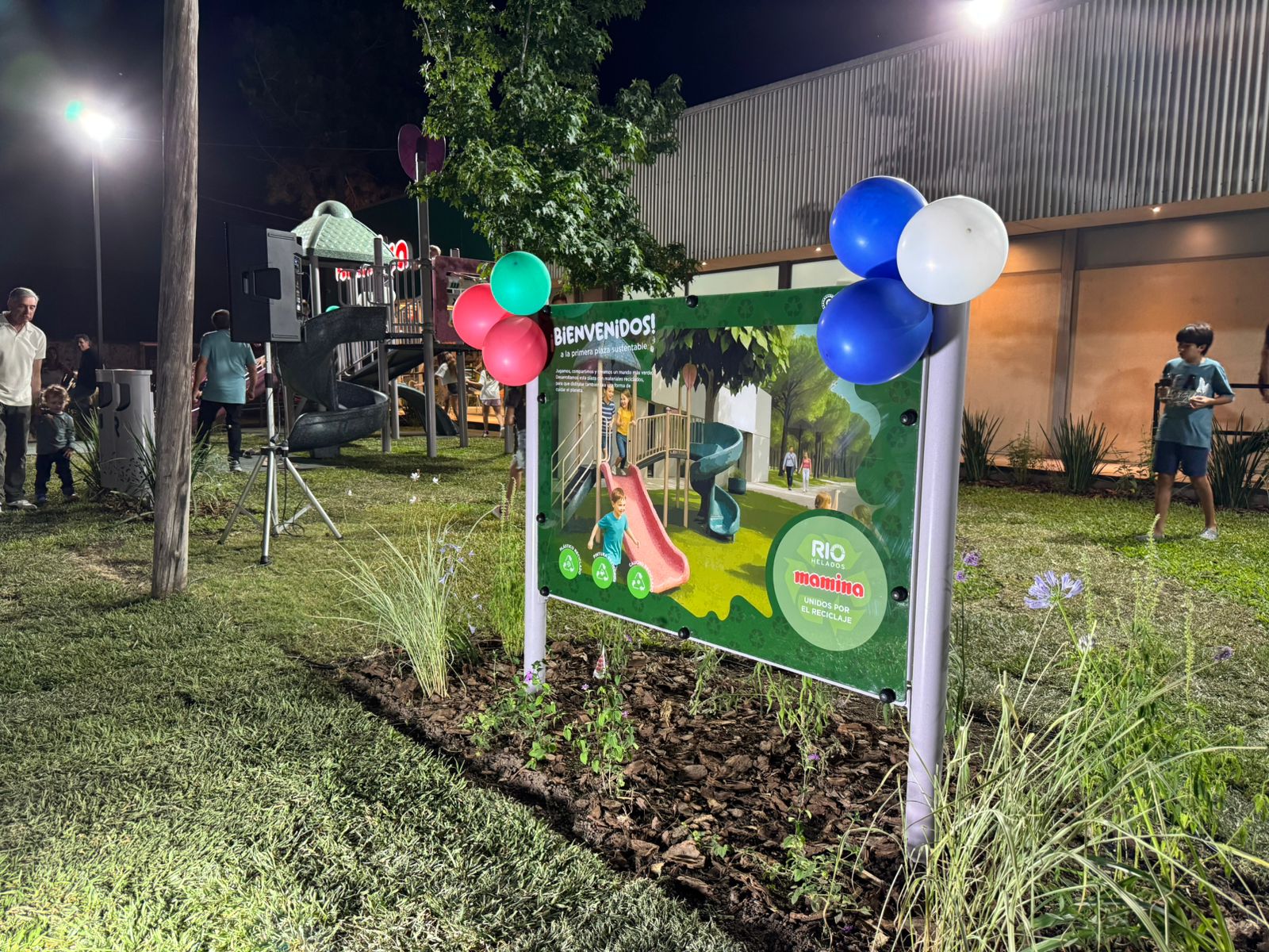 Nueva apertura: Río Helados marca tendencia e innova con la primera plaza sustentable sobre la avenida Newbery